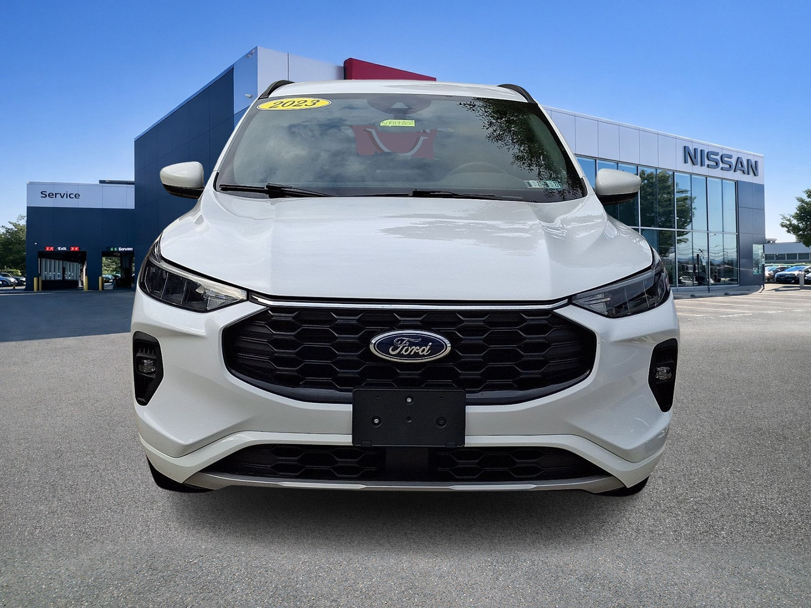 Used 2023 Ford Escape ST-Line Select AWD/4WD image 2