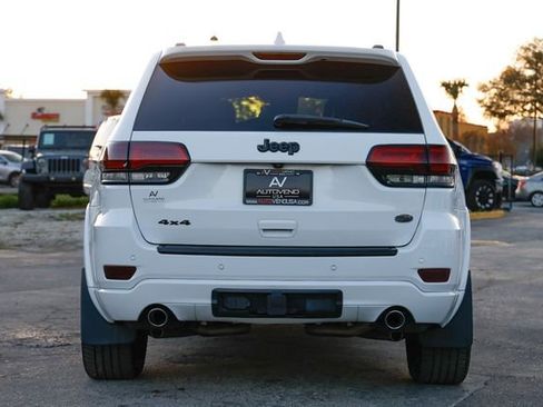 Used 2017 Jeep Grand Cherokee Overland w/ Jeep Active Safety Group image 12