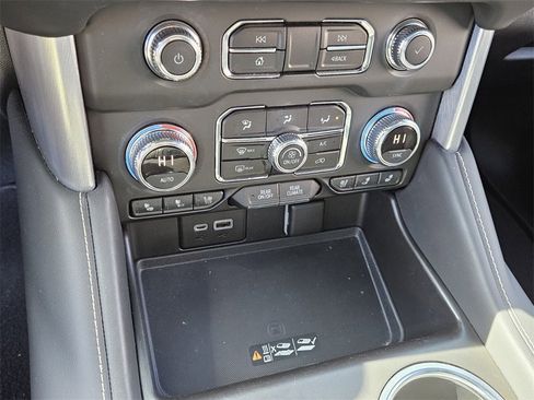 Certified 2021 GMC Yukon SLT w/ SLT Premium Package image 24