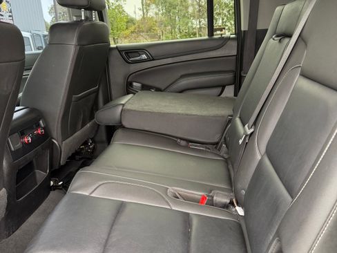 Used 2019 Chevrolet Suburban LT image 12