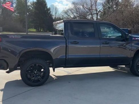 Used 2022 Chevrolet Silverado 1500 LT Trail Boss w/ Protection Package AWD/4WD image 2