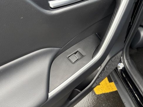 Used 2025 Toyota RAV4 XLE image 35