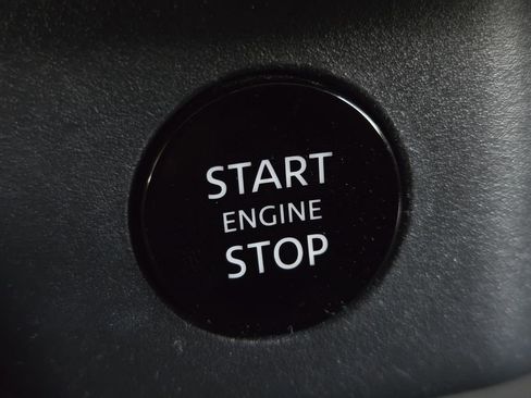Certified 2024 Nissan Rogue SV FWD image 28