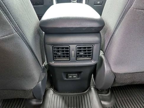 Used 2024 Toyota RAV4 XLE FWD image 17