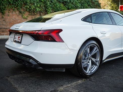 Used 2022 Audi e-tron GT Premium Plus image 9