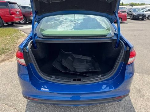 Used 2017 Ford Fusion SE FWD image 38