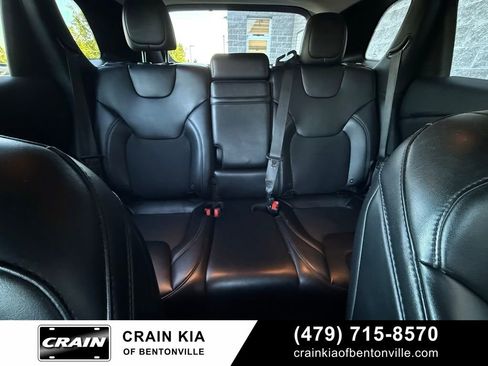 Used 2019 Jeep Cherokee Latitude Plus w/ Comfort/Convenience Group FWD image 30
