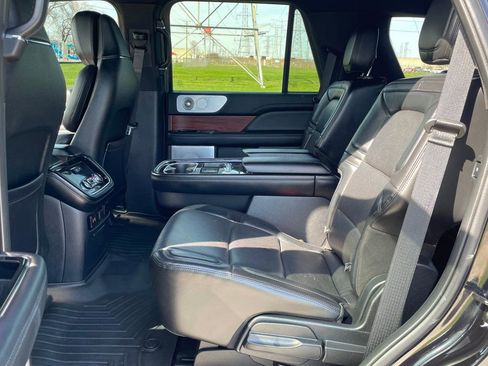 Used 2020 Lincoln Navigator Reserve image 18
