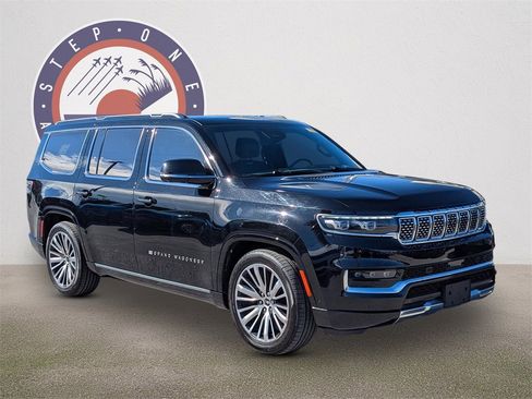 Used 2022 Jeep Grand Wagoneer Series III image 2