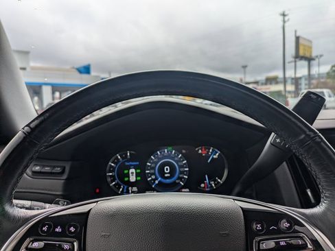 Used 2019 Cadillac Escalade ESV Luxury image 30