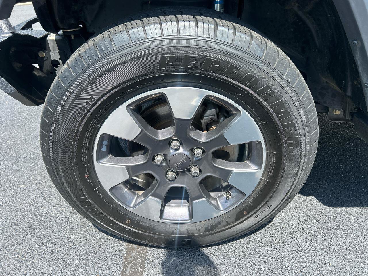 Used 2019 Jeep Wrangler Unlimited Sport S AWD/4WD image 9