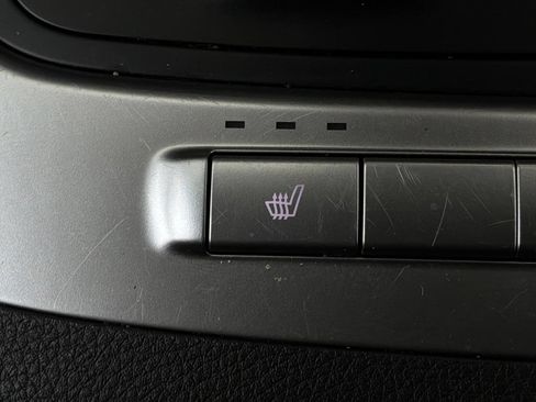 Used 2026 Kia Carnival FWD image 25