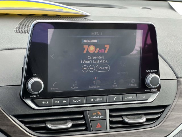 Used 2025 Nissan Altima 2.5 SV FWD image 3