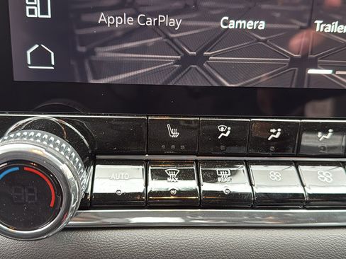 New 2026 GMC Canyon Elevation w/ Convenience Package image 16