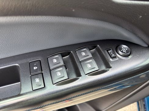 Used 2019 Chevrolet Colorado Z71 AWD/4WD image 12