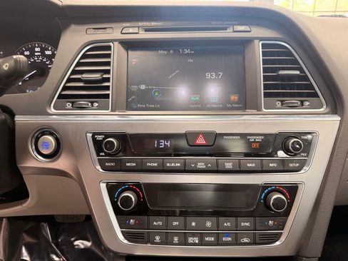 Used 2017 Hyundai Sonata Limited w/ Ultimate Package 02 FWD image 33