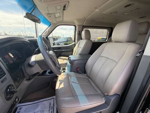 Used 2019 Nissan NV 3500 SL RWD image 17