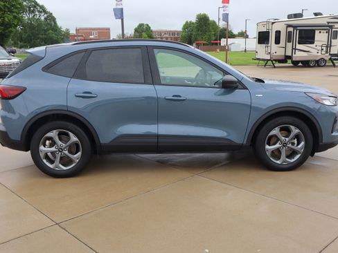 Used 2025 Ford Escape ST-Line w/ Tech Pack #1 FWD image 4