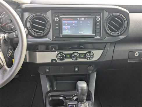 Used 2017 Toyota Tacoma SR image 17
