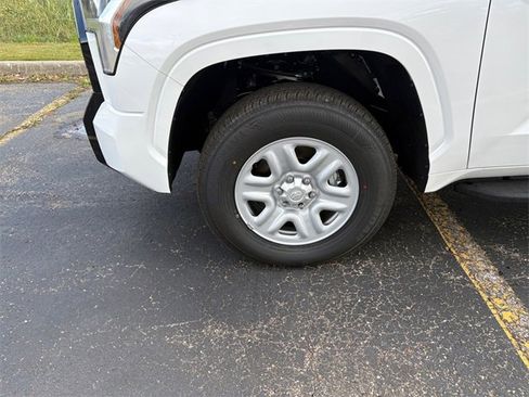 New 2026 Toyota Tundra SR image 16