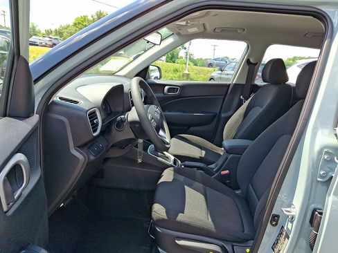 New 2026 Hyundai Venue SE FWD image 6