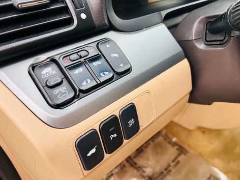 Used 2010 Honda Odyssey Touring image 25