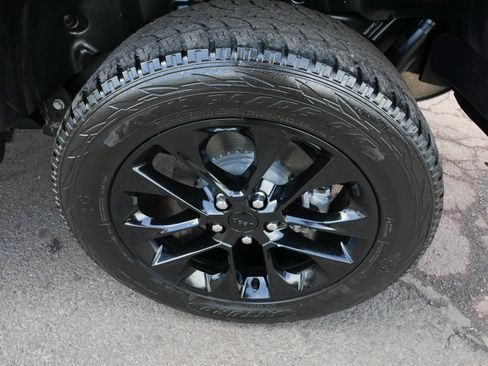 Used 2021 Jeep Wrangler Unlimited Sahara w/ Cold Weather Group AWD/4WD image 8