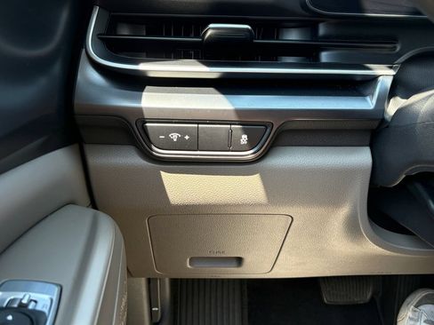 Used 2026 Kia Carnival FWD image 18