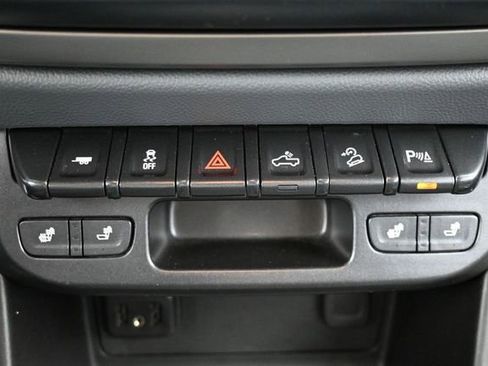 Used 2019 Chevrolet Colorado Z71 AWD/4WD image 25