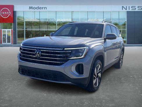 Used 2025 Volkswagen Atlas SE image 1