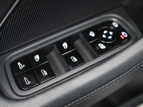 Used 2019 Porsche Panamera 4 Executive image 26