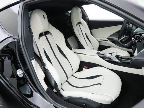 Used 2025 Ferrari 12Cilindri RWD image 24