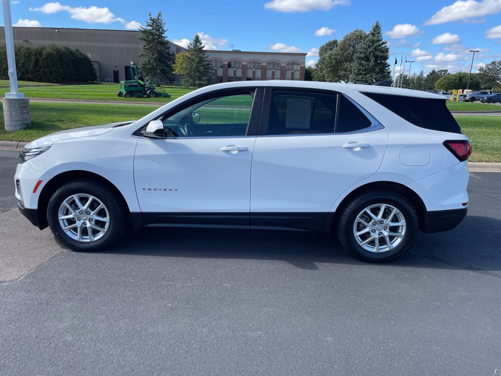 Used 2024 Chevrolet Equinox LT AWD/4WD image 2