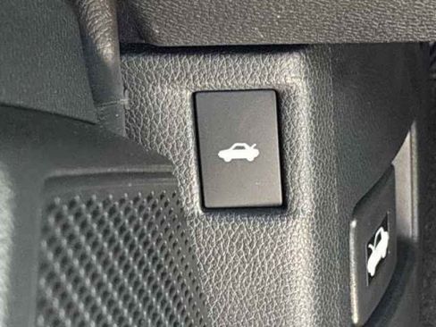 Used 2025 Honda Accord SE image 17