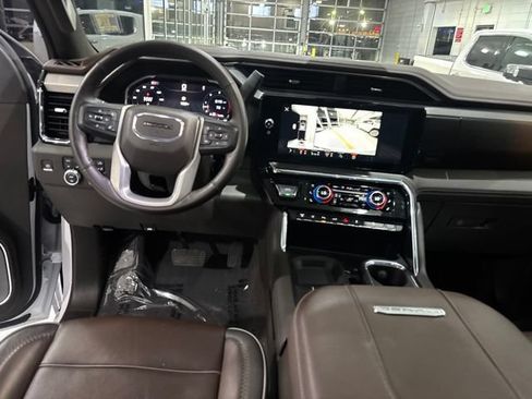 Used 2024 GMC Sierra 3500 Denali w/ Denali Reserve Package AWD/4WD image 33
