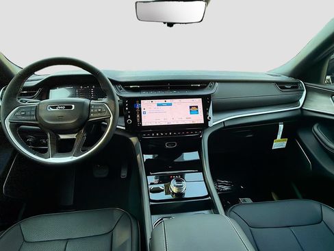 New 2026 Jeep Grand Cherokee L Limited AWD/4WD image 17