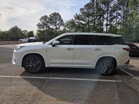 Used 2026 Lexus TX 350 AWD w/ Technology Package image 3