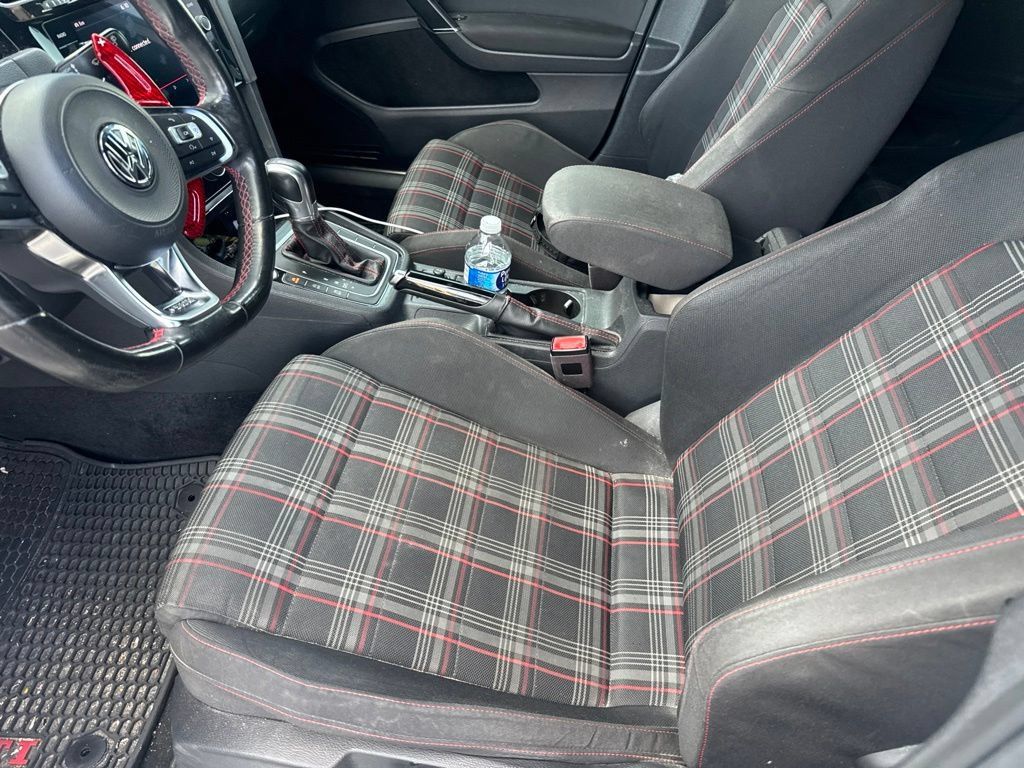 Used 2018 Volkswagen GTI SE FWD image 8