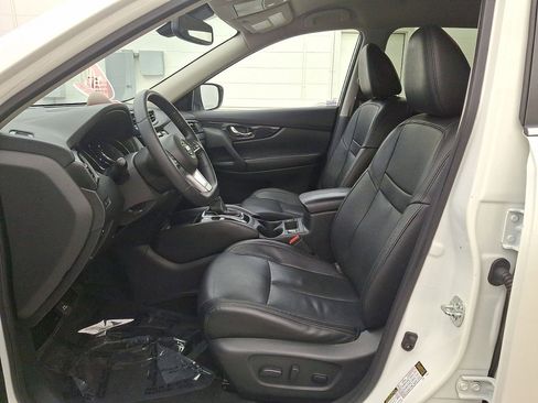 Used 2018 Nissan Rogue SL image 11