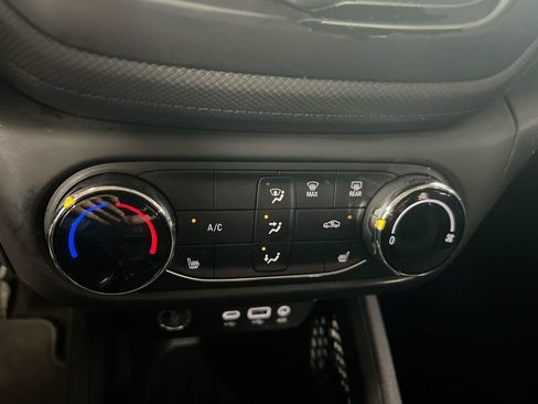 Used 2021 Chevrolet TrailBlazer LT FWD image 16