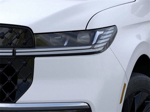 New 2025 Lincoln Navigator L Reserve w/ Jet Appearance Package image 18