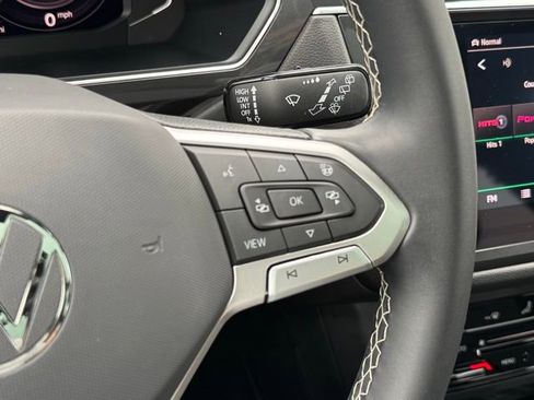 Certified 2023 Volkswagen Tiguan SEL R-Line image 41