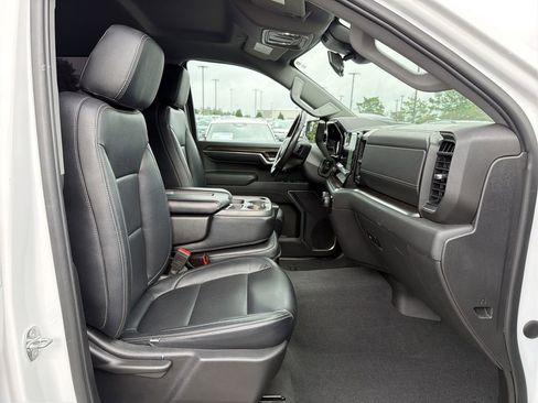 Used 2022 Chevrolet Silverado 1500 RST AWD/4WD image 17