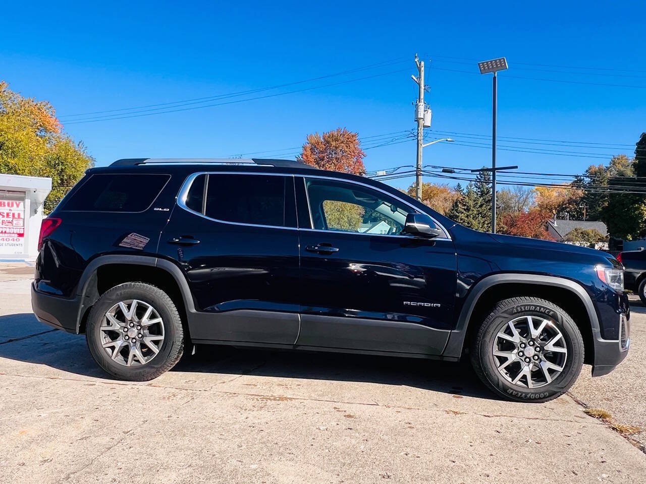 Used 2021 GMC Acadia SLE w/ Driver Convenience Package FWD image 5