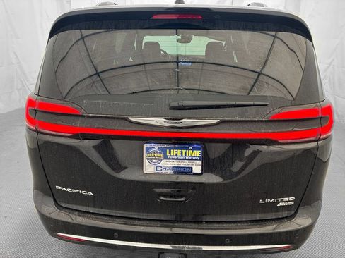 Used 2021 Chrysler Pacifica Limited w/ Uconnect Theater Family Group AWD/4WD image 6