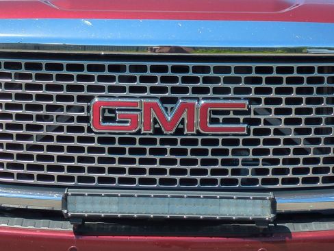 Used 2015 GMC Sierra 2500 Denali w/ Duramax Plus Package AWD/4WD image 44