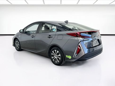 Used 2021 Toyota Prius Prime XLE FWD image 6