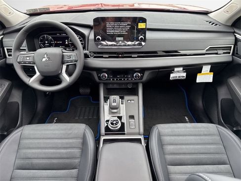 New 2025 Mitsubishi Outlander SE image 20