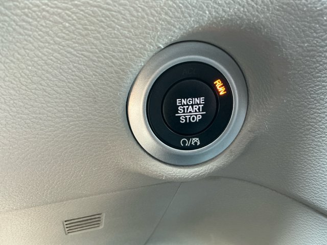 Used 2023 Chrysler Pacifica Touring-L FWD image 21
