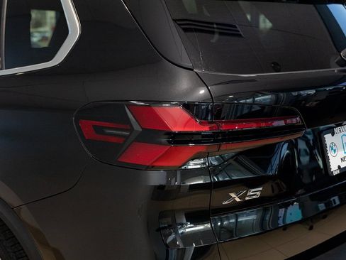 New 2026 BMW X5 xDrive50e AWD/4WD image 9